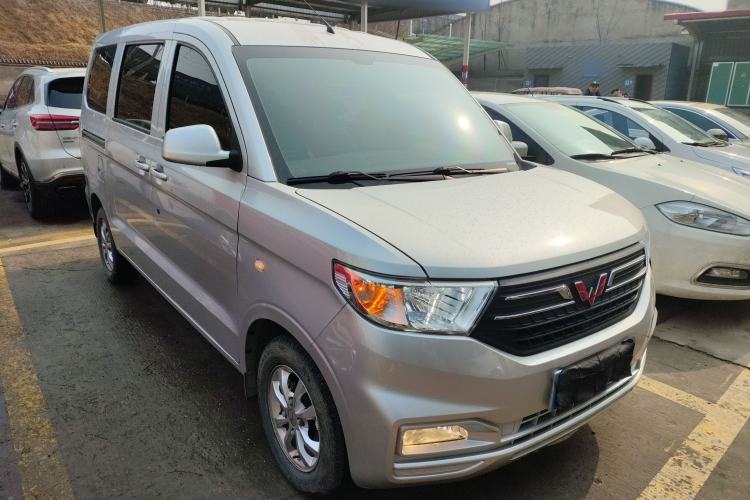Used Wuling Hongguang V 2022 1.5L Enjoy Edition Electric-Powered LAR Exterior 2