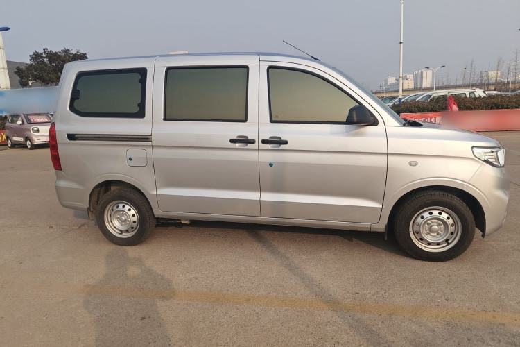 Used Wuling Hongguang V 2022 1.5L Jingqu Edition Electric-Assist LAR Exterior 2