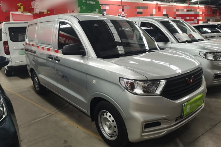 Used Wuling Hongguang V 2022 1.5L Jingqu Edition Enclosed-Window Vehicle with Hydraulic Power Steering LAR Exterior 2