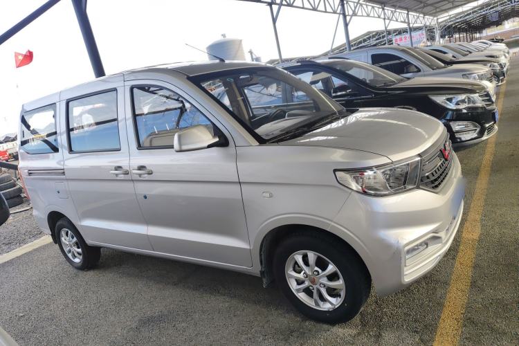 Used Wuling Hongguang V 2022 1.5L Enjoy Edition Electric-Powered LAR Exterior 2