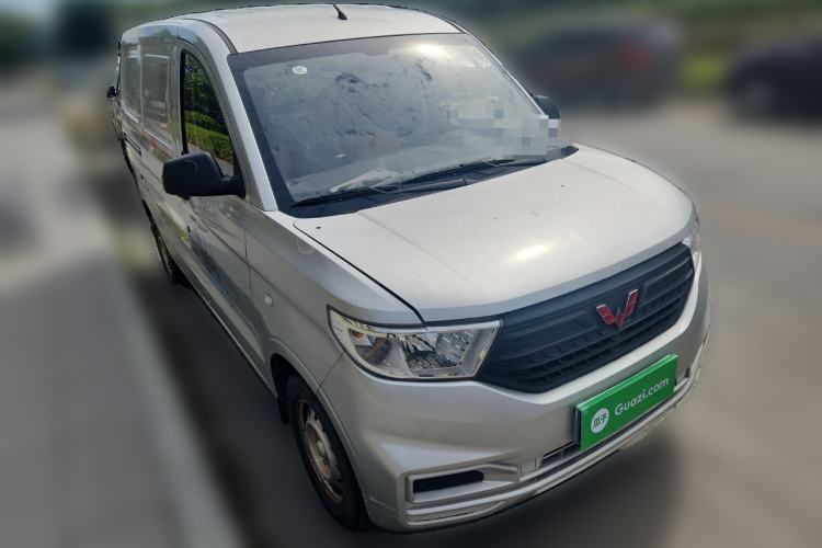 Used Wuling Hongguang V 2022 1.5L Jingqu Edition Enclosed-Window Vehicle with Hydraulic Power Steering LAR Exterior 2