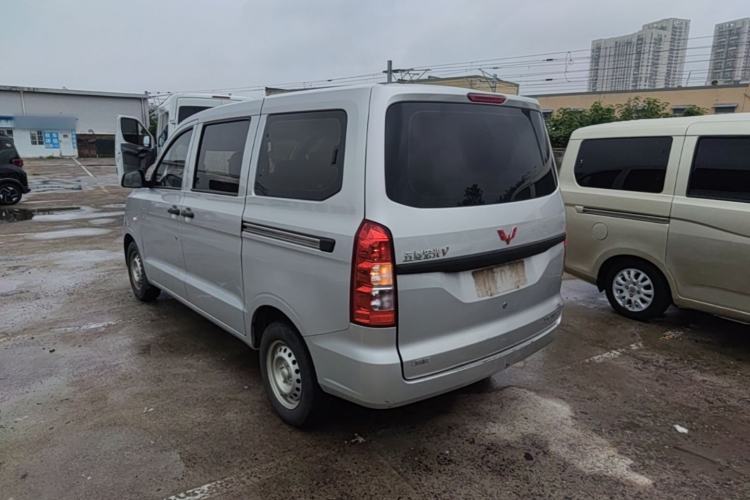 Used Wuling Hongguang V 2022 1.5L Jingqu Edition Electric-Assist LAR Exterior 2