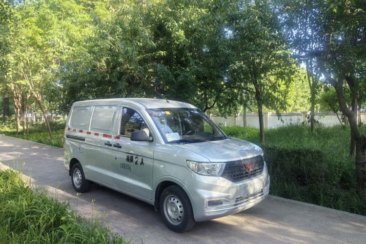 Used Wuling Hongguang V 2022 1.5L Jingqu Edition Enclosed-Window Vehicle with Hydraulic Power Steering LAR Exterior 2
