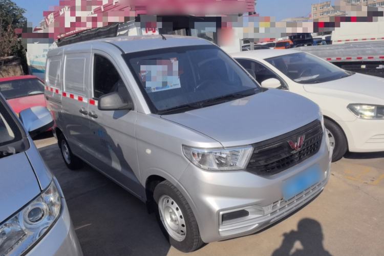 Used Wuling Hongguang V 2022 1.5L Jingqu Edition Enclosed-Window Vehicle with Hydraulic Power Steering LAR Exterior 2