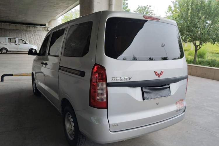 Used Wuling Hongguang V 2022 1.5L Jingqu Version Hydraulic Power Steering LAR Exterior 2