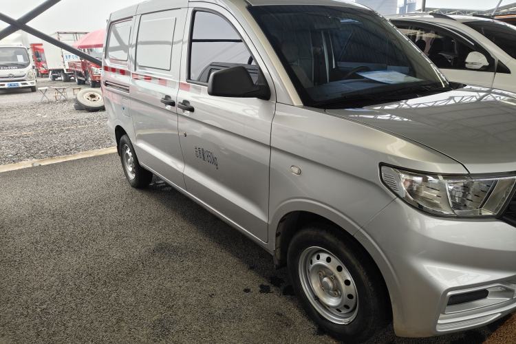 Used Wuling Hongguang V 2022 1.5L Jingqu Edition Enclosed-Window Vehicle with Hydraulic Power Steering LAR Exterior 2