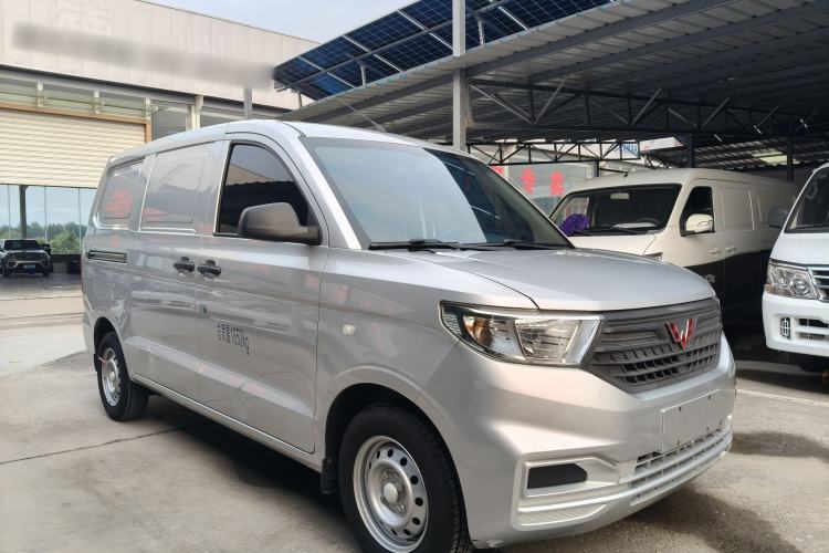 Used Wuling Hongguang V 2022 1.5L Jingqu Edition Enclosed-Window Vehicle with Hydraulic Power Steering LAR Exterior 3