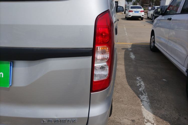 Used Wuling Hongguang V 2022 1.5L Jingqu Edition Electric-Assist LAR Exterior 3