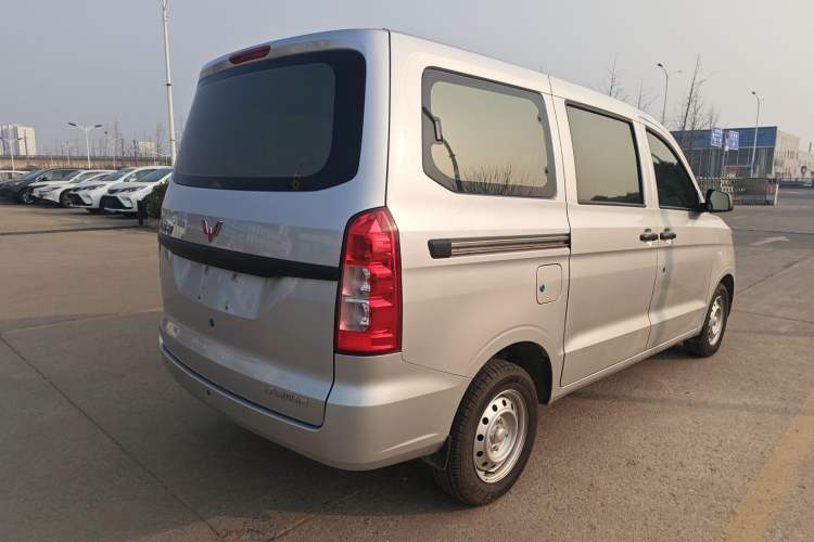Used Wuling Hongguang V 2022 1.5L Jingqu Edition Electric-Assist LAR Exterior 3