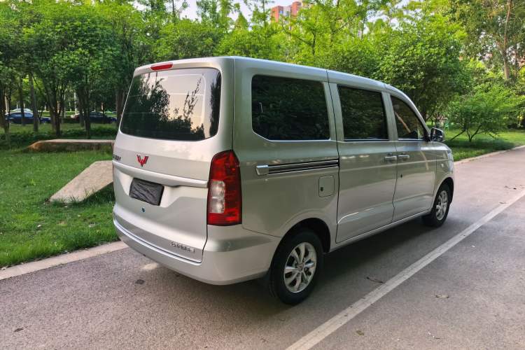 Used Wuling Hongguang V 2022 1.5L Enjoy Edition Hydraulic Power Steering LAR Exterior 3