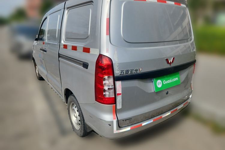 Used Wuling Hongguang V 2022 1.5L Jingqu Edition Enclosed-Window Vehicle with Hydraulic Power Steering LAR Exterior 3