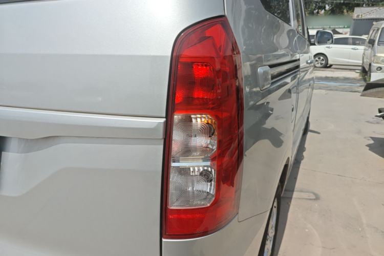 Used Wuling Hongguang V 2022 1.5L Enjoy Edition Electric-Powered LAR Exterior 3