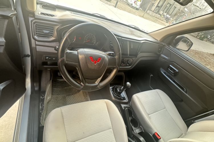 Used Wuling Hongguang V 2022 1.5L Jingqu Edition Enclosed-Window Vehicle with Electric Power Steering LAR Exterior 3