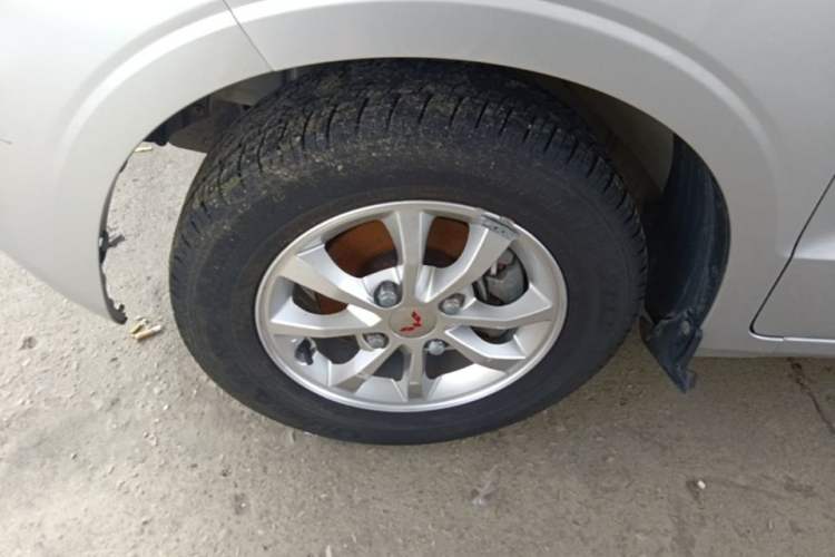 Used Wuling Hongguang V 2022 1.5L Enjoy Edition Electric-Powered LAR Exterior 4