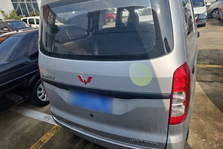 Used Wuling Hongguang V 2022 1.5L Jingqu Edition Electric-Assist LAR Exterior 4