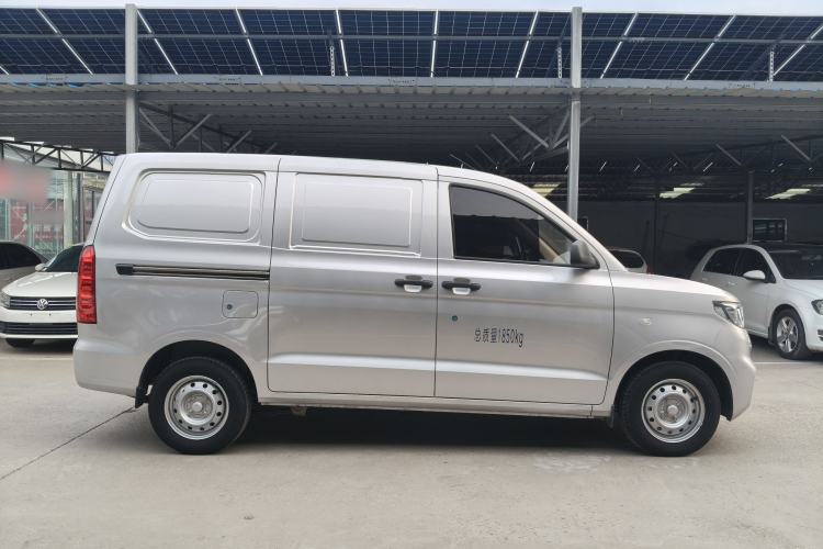 Used Wuling Hongguang V 2022 1.5L Jingqu Edition Enclosed-Window Vehicle with Hydraulic Power Steering LAR Exterior 4