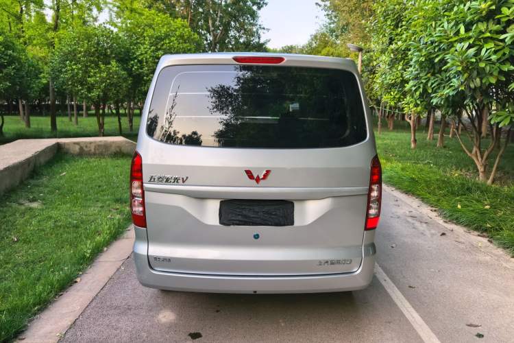 Used Wuling Hongguang V 2022 1.5L Enjoy Edition Hydraulic Power Steering LAR Exterior 4