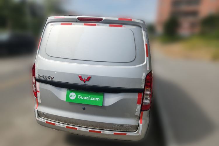 Used Wuling Hongguang V 2022 1.5L Jingqu Edition Enclosed-Window Vehicle with Hydraulic Power Steering LAR Exterior 4