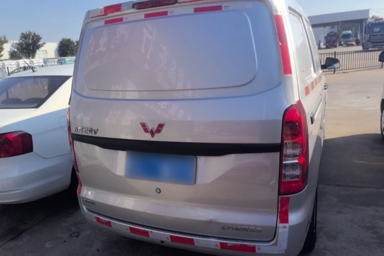 Used Wuling Hongguang V 2022 1.5L Jingqu Edition Enclosed-Window Vehicle with Hydraulic Power Steering LAR Exterior 4