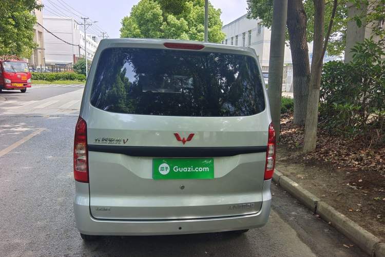 Used Wuling Hongguang V 2022 1.5L Jingqu Edition Electric-Assist LAR Exterior 4