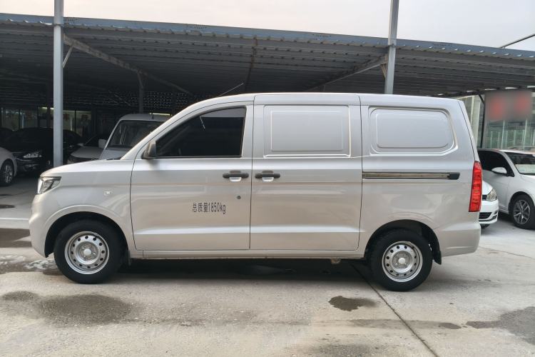 Used Wuling Hongguang V 2022 1.5L Jingqu Edition Enclosed-Window Vehicle with Hydraulic Power Steering LAR Exterior 5
