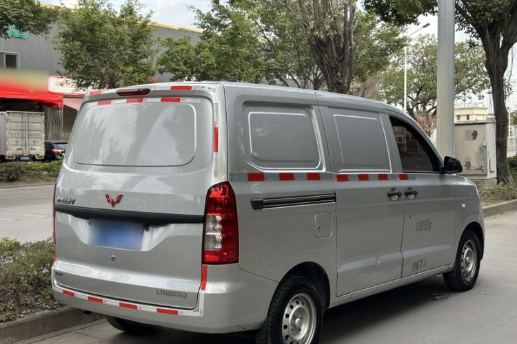 Used Wuling Hongguang V 2022 1.5L Jingqu Edition Enclosed-Window Vehicle with Electric Power Steering LAR Exterior 5