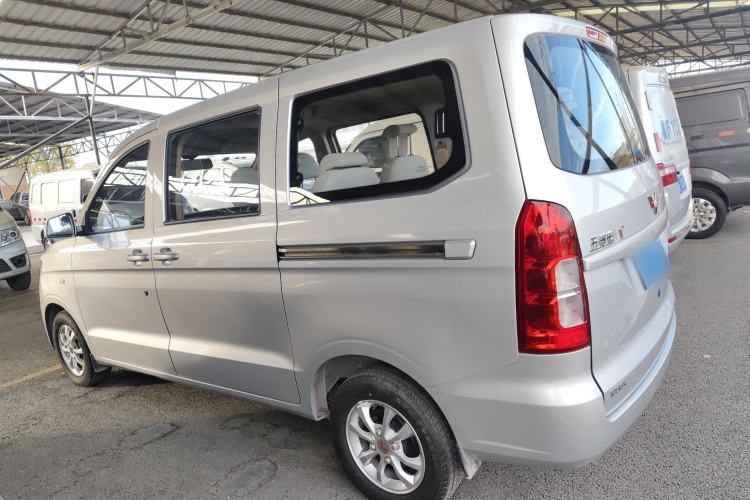 Used Wuling Hongguang V 2022 1.5L Enjoy Edition Electric-Powered LAR Exterior 5