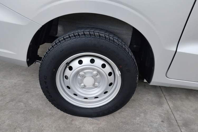 Used Wuling Hongguang V 2022 1.5L Jingqu Version Hydraulic Power Steering LAR Exterior 5