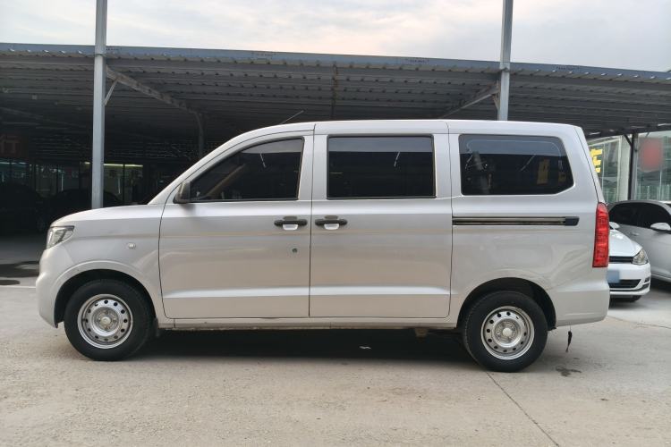 Used Wuling Hongguang V 2022 1.5L Jingqu Version Hydraulic Power Steering LAR Exterior 5