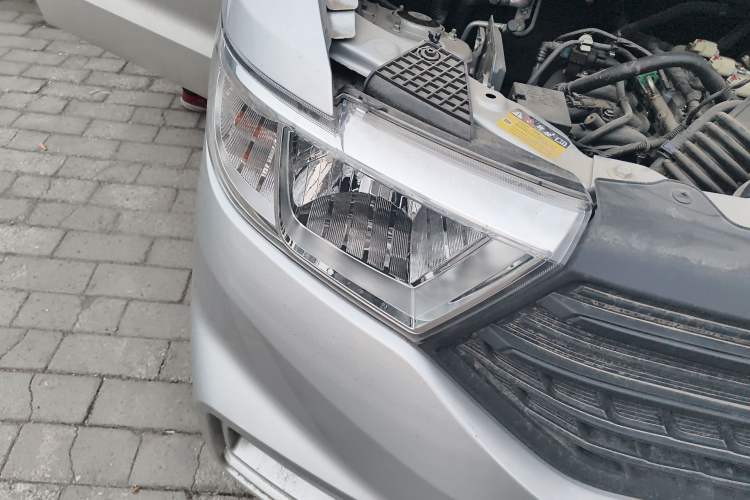 Used Wuling Hongguang V 2022 1.5L Jingqu Edition Electric-Assist LAR Exterior 6
