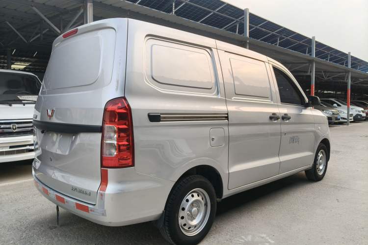 Used Wuling Hongguang V 2022 1.5L Jingqu Edition Enclosed-Window Vehicle with Hydraulic Power Steering LAR Exterior 6