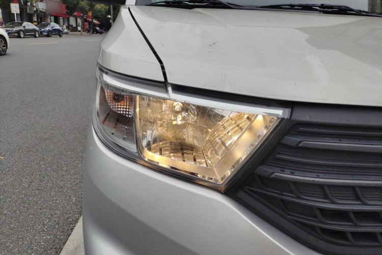 Used Wuling Hongguang V 2022 1.5L Jingqu Edition Electric-Assist LAR Exterior 6