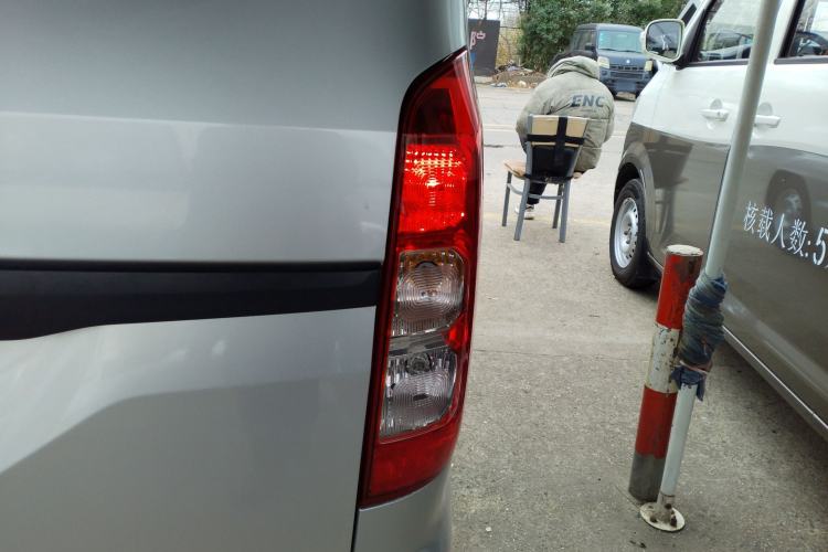 Used Wuling Hongguang V 2022 1.5L Jingqu Edition Electric-Assist LAR Exterior 6