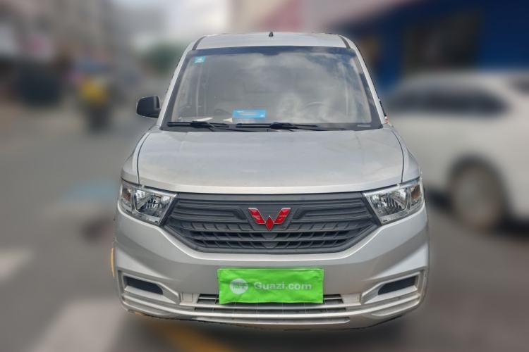 Used Wuling Hongguang V 2022 1.5L Jingqu Edition Enclosed-Window Vehicle with Hydraulic Power Steering LAR Front