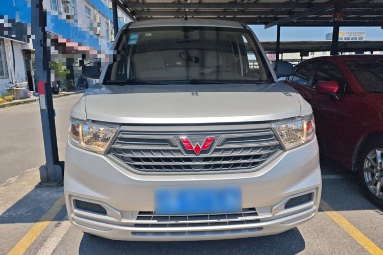 Used Wuling Hongguang V 2022 1.5L Jingqu Edition Enclosed-Window Vehicle with Hydraulic Power Steering LAR Front