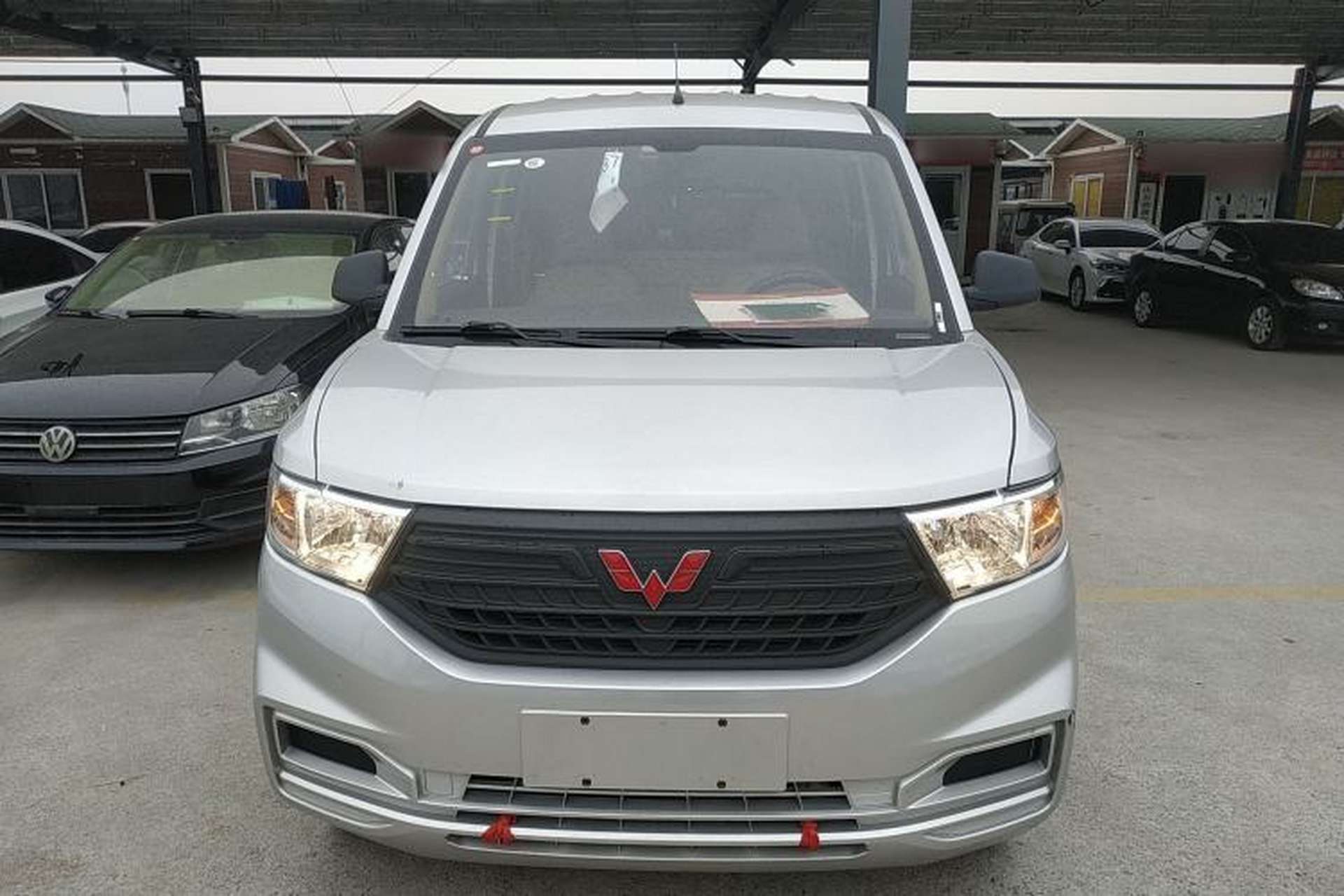 Used Wuling Hongguang V 2022 1.5L Jingqu Edition Enclosed-Window Vehicle with Electric Power Steering LAR Front