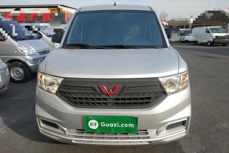 Used Wuling Hongguang V 2022 1.5L Jingqu Edition Enclosed-Window Vehicle with Hydraulic Power Steering LAR Front