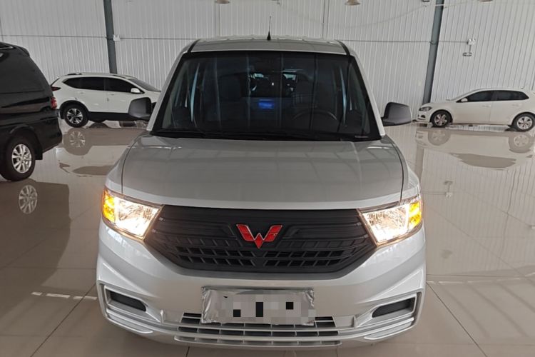 Used Wuling Hongguang V 2022 1.5L Jingqu Edition Enclosed-Window Vehicle with Electric Power Steering LAR Front