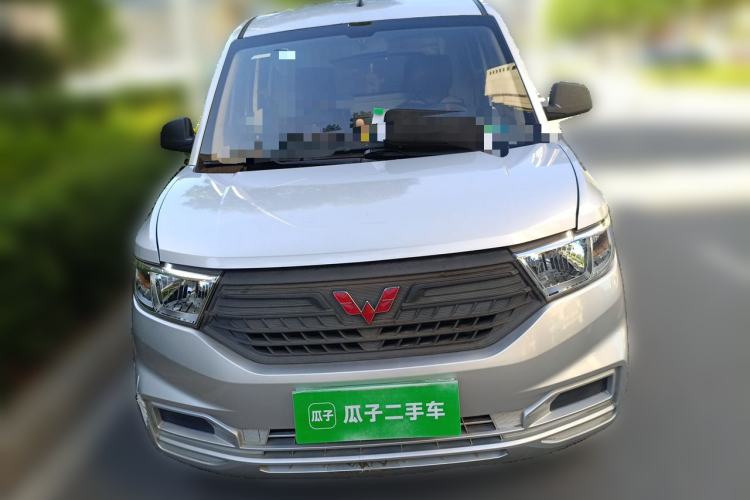 Used Wuling Hongguang V 2022 1.5L Jingqu Edition Enclosed-Window Vehicle with Hydraulic Power Steering LAR Front