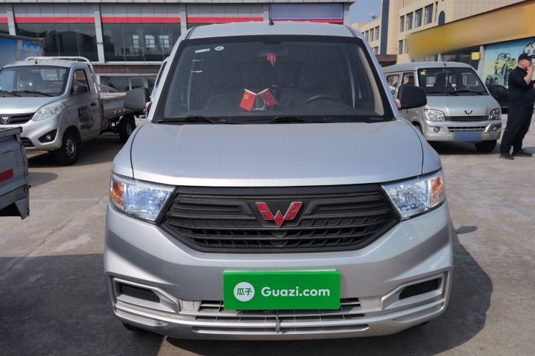 Used Wuling Hongguang V 2022 1.5L Jingqu Edition Enclosed-Window Vehicle with Electric Power Steering LAR Front