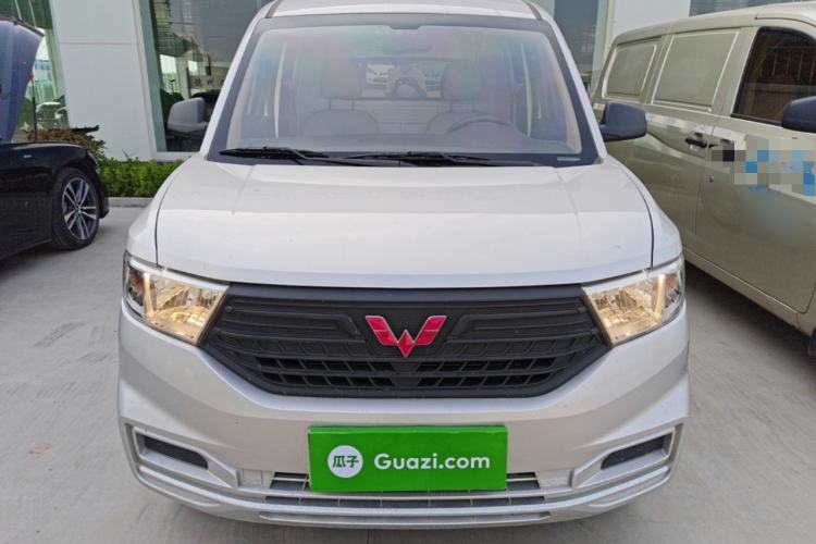 Used Wuling Hongguang V 2022 1.5L Jingqu Edition Enclosed-Window Vehicle with Hydraulic Power Steering LAR Front
