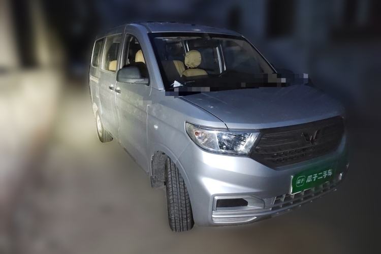 Used Wuling Hongguang V 2022 1.5L Jingqu Edition Electric-Assist LAR Front Right 45 Deg