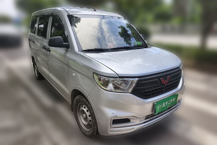 Used Wuling Hongguang V 2022 1.5L Jingqu Edition Electric-Assist LAR Front Right 45 Deg
