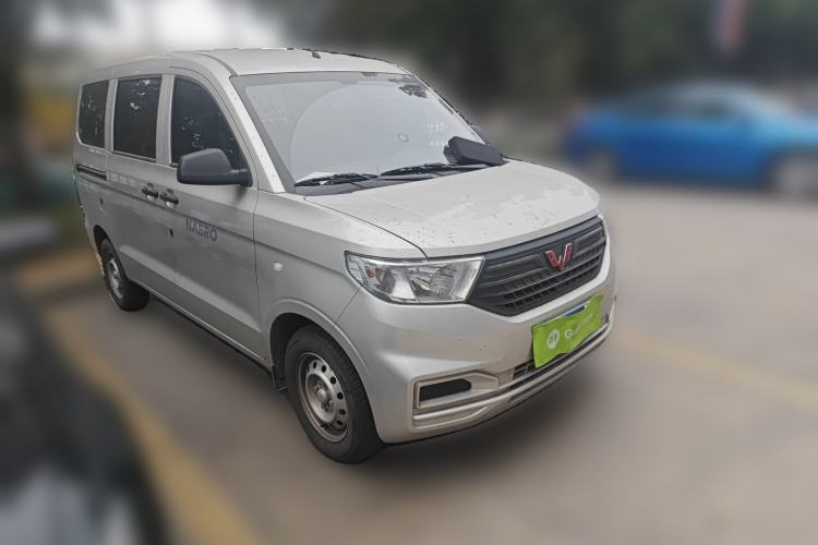 Used Wuling Hongguang V 2022 1.5L Jingqu Edition Electric-Assist LAR Front Right 45 Deg