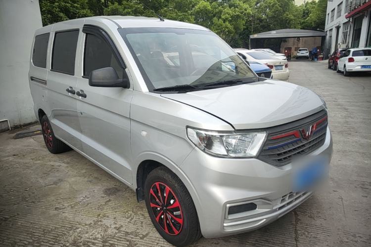 Used Wuling Hongguang V 2022 1.5L Jingqu Edition Electric-Assist LAR Front Right 45 Deg