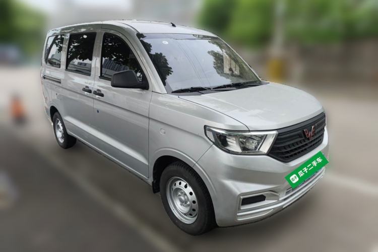 Used Wuling Hongguang V 2022 1.5L Jingqu Edition Electric-Assist LAR Front Right 45 Deg