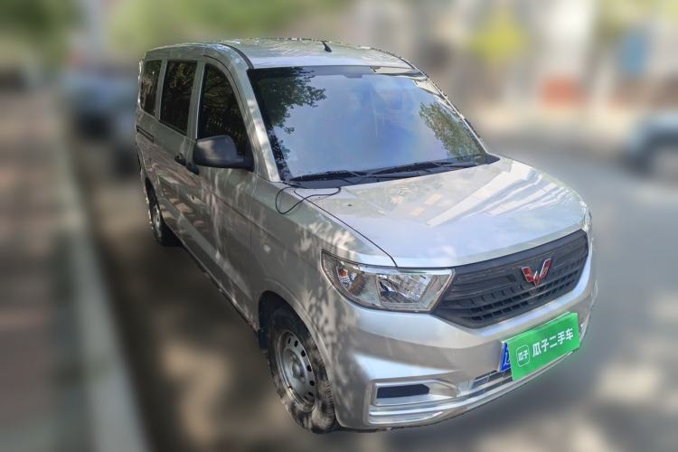 Used Wuling Hongguang V 2022 1.5L Jingqu Edition Electric-Assist LAR Front Right 45 Deg