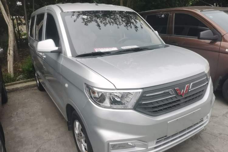 Used Wuling Hongguang V 2022 1.5L Enjoy Edition Electric-Powered LAR Front Right 45 Deg