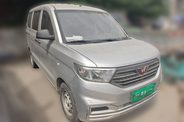 Used Wuling Hongguang V 2022 1.5L Jingqu Edition Electric-Assist LAR Front Right 45 Deg