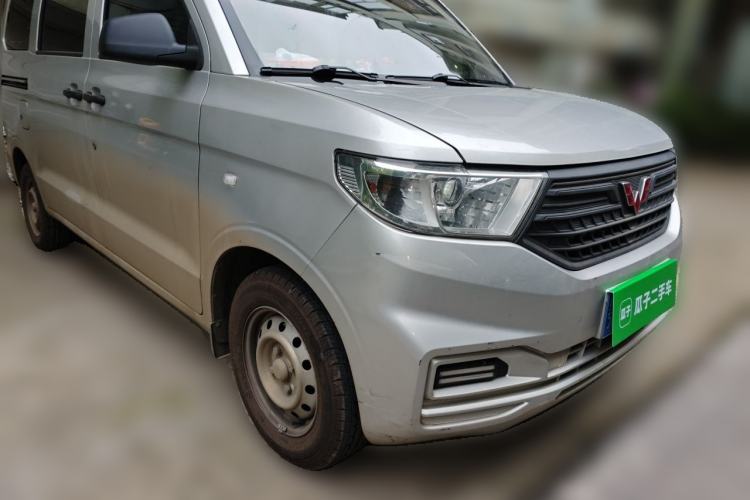 Used Wuling Hongguang V 2022 1.5L Enjoy Edition Electric-Powered LAR Front Right 45 Deg